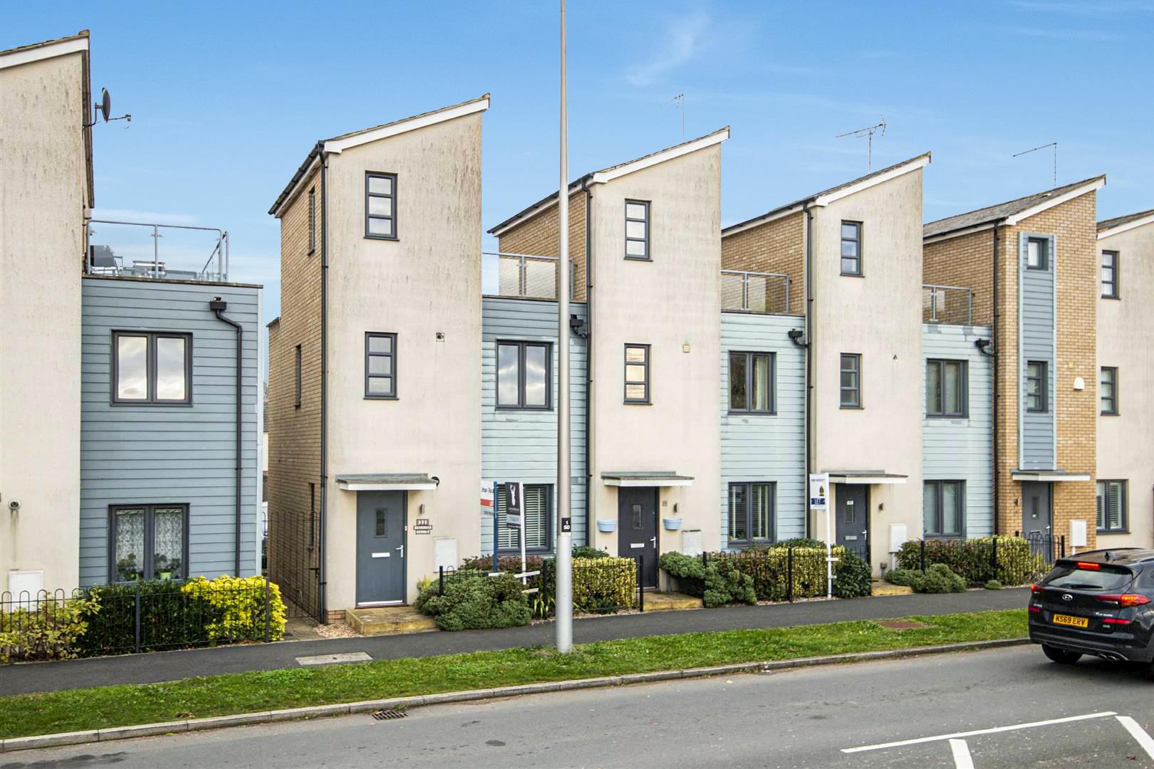 Selkirk Drive, Oakridge Park, Milton Keynes